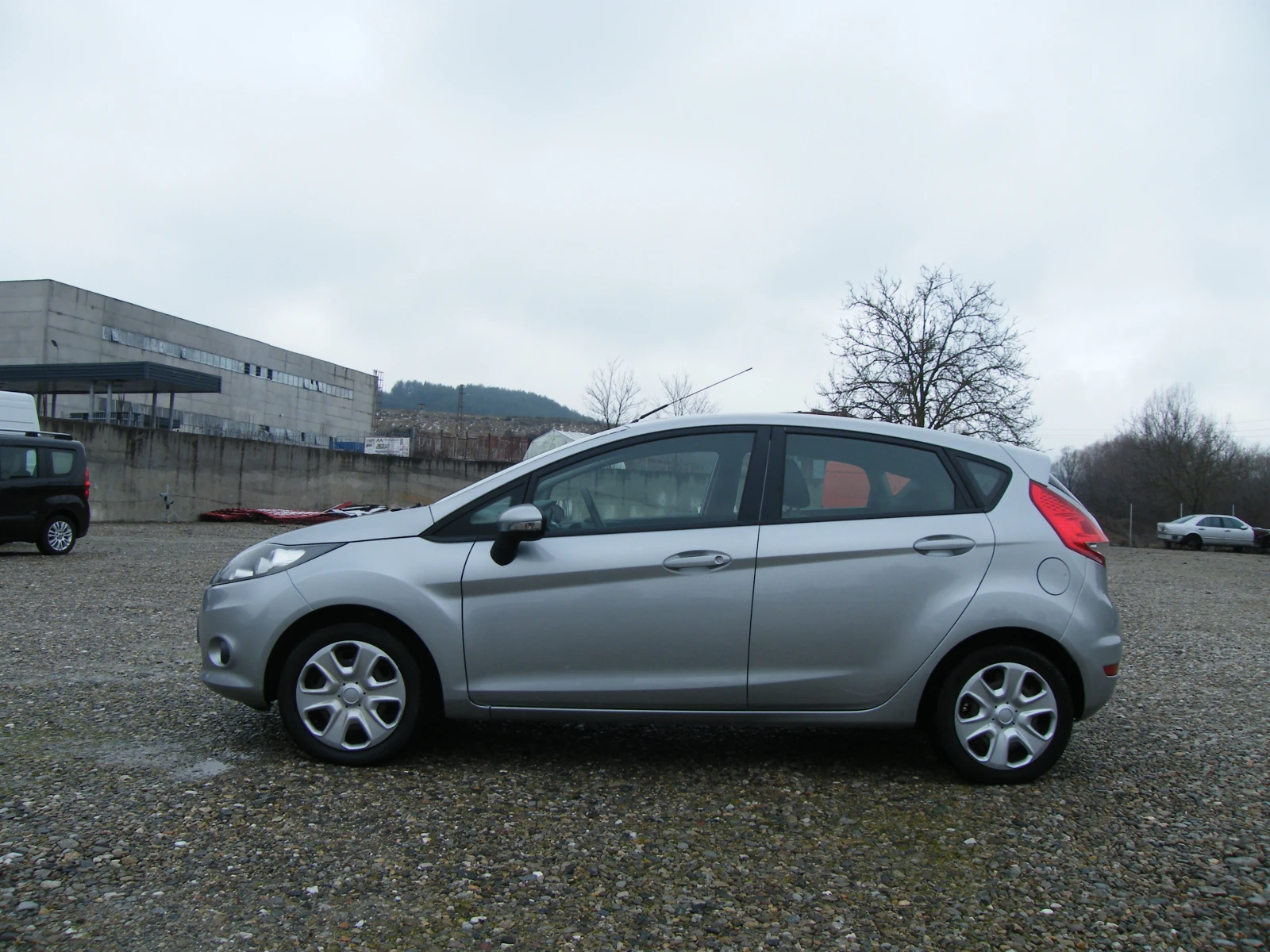 Ford Fiesta 1.2i 82000km. | Mobile.bg � ����������� 6