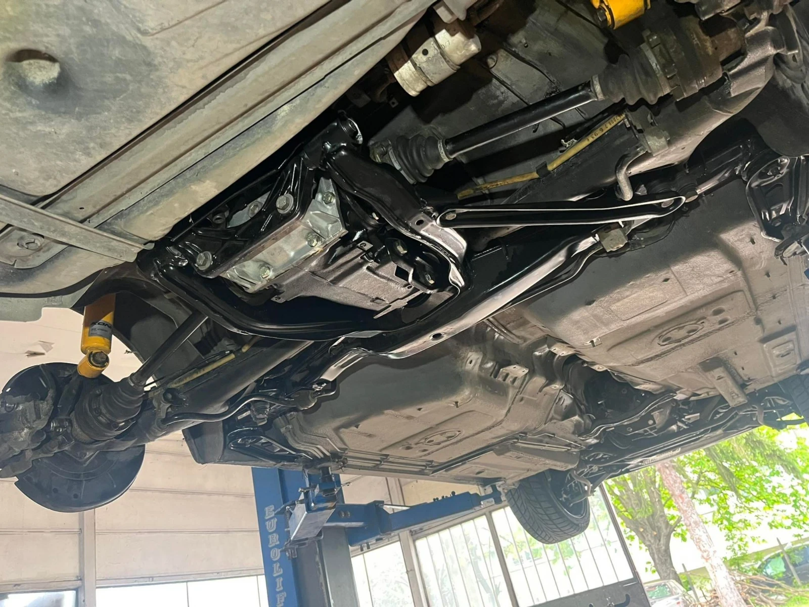 BMW 525, снимка 7 - Автомобили и джипове - 54192388