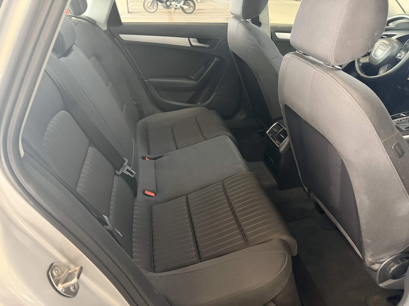 Audi A4 B8, снимка 11 - Автомобили и джипове - 54440352