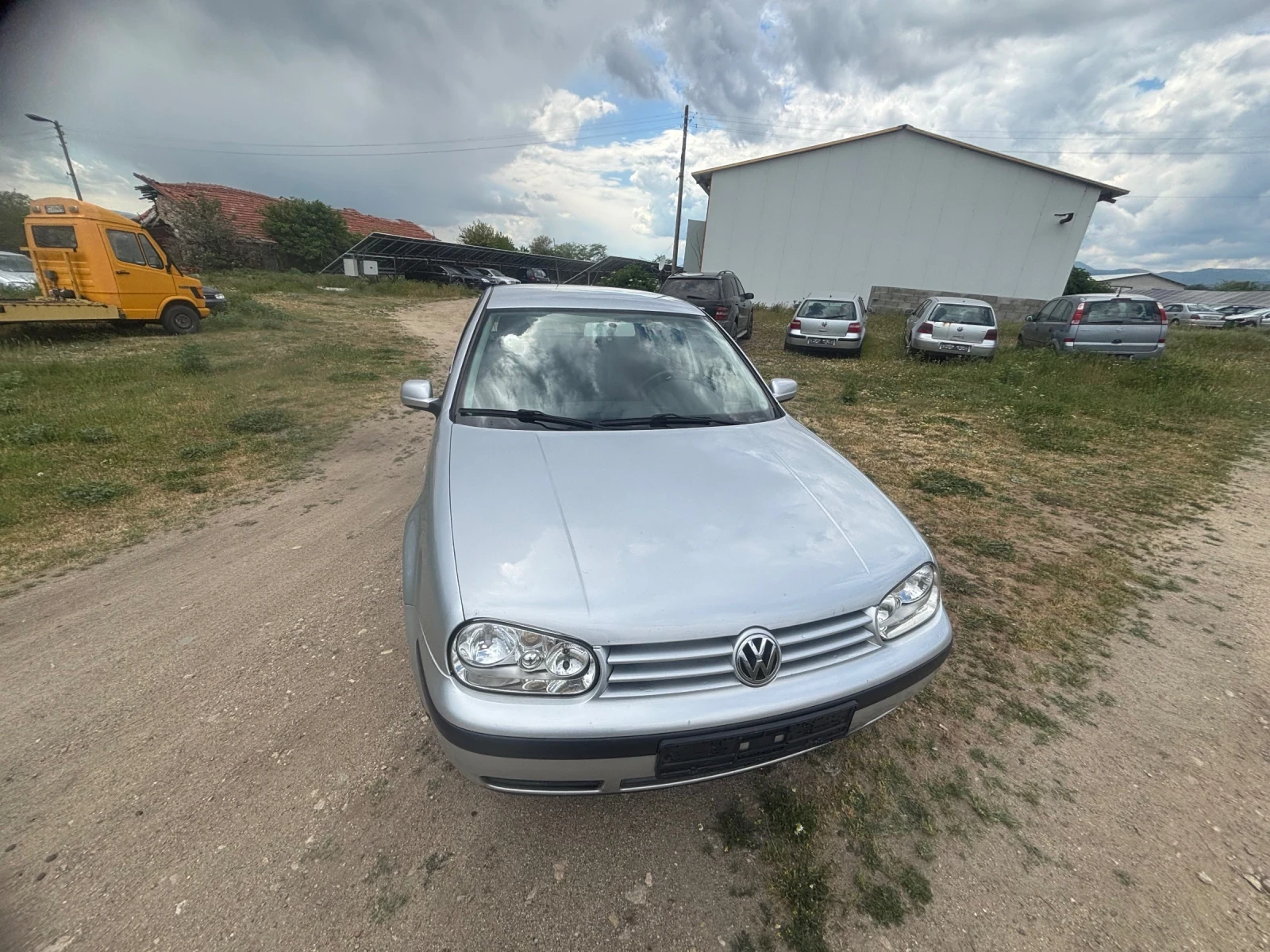VW Golf 1.6, снимка 6 - Автомобили и джипове - 54595014