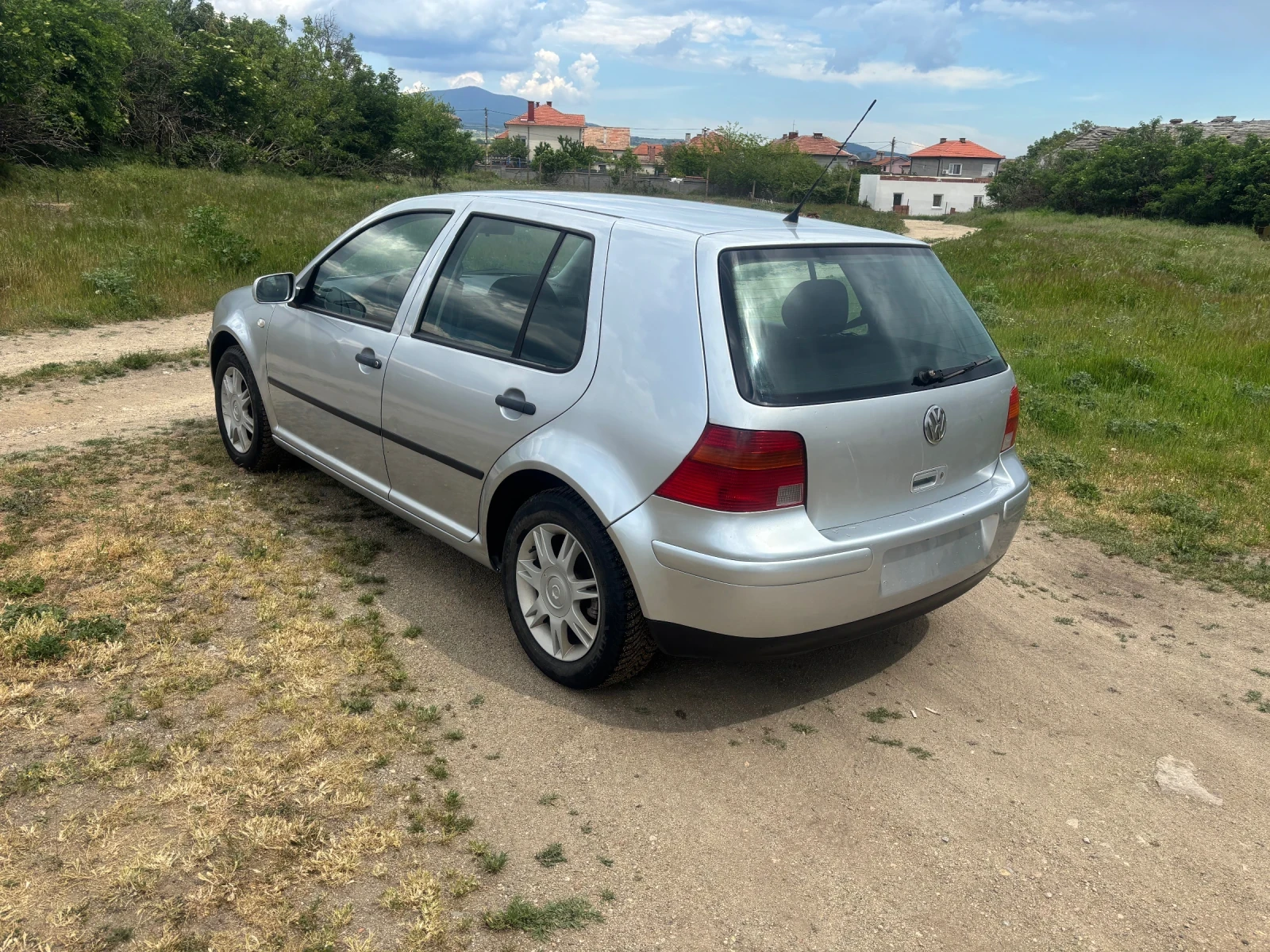 VW Golf 1.6, снимка 2 - Автомобили и джипове - 54595014