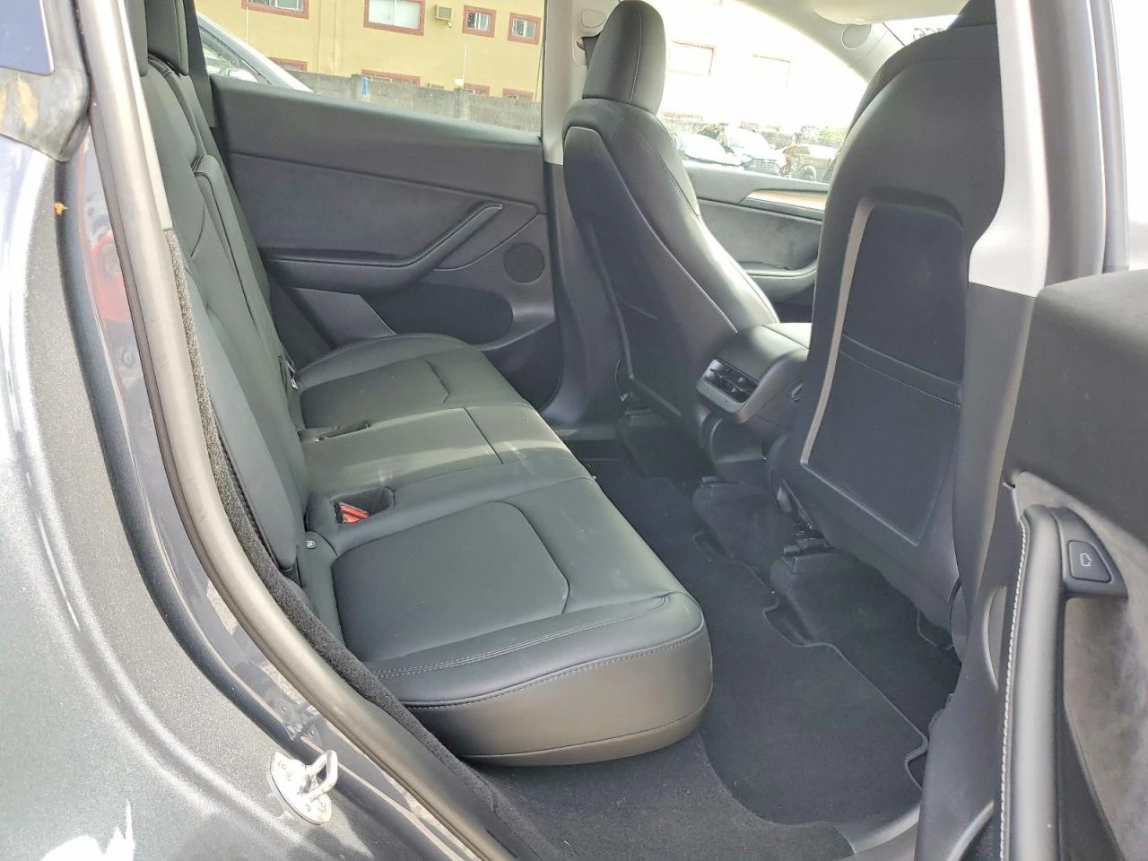 Tesla Model Y | Mobile.bg � ����������� 10