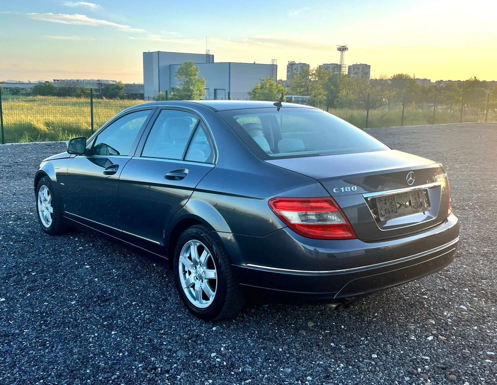 Mercedes-Benz C 180 1.8 i/156кс./6ск., снимка 4 - Автомобили и джипове - 54723390