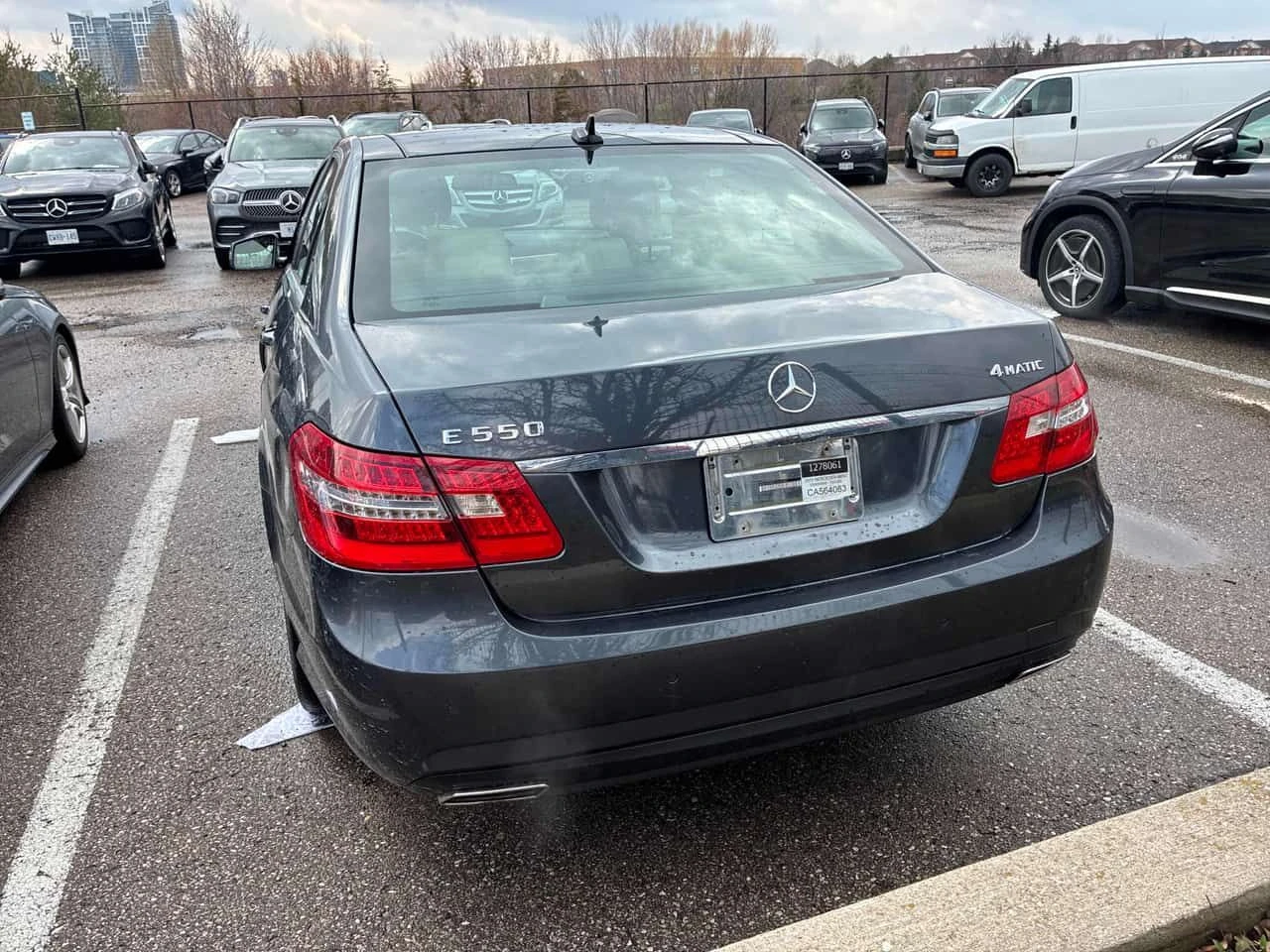 Mercedes-Benz E 500 * 550 * CARFAX * HARMAN * ОБДУХВАНЕ * КЛИПОВЕ, снимка 4 - Автомобили и джипове - 54881351