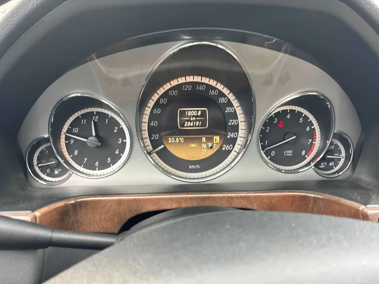 Mercedes-Benz E 500 * 550 * CARFAX * HARMAN * ОБДУХВАНЕ * КЛИПОВЕ, снимка 8 - Автомобили и джипове - 54881351