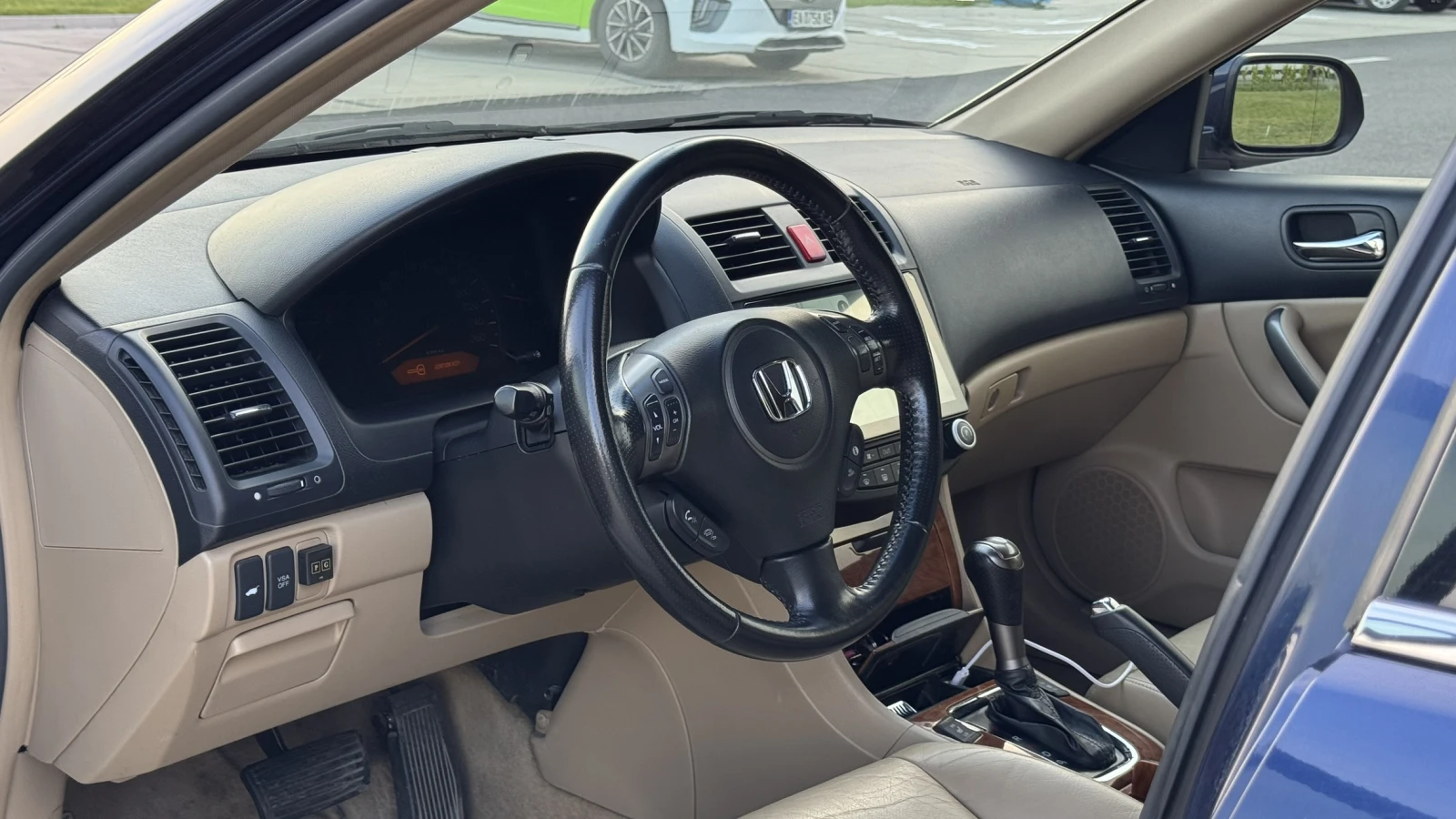 Honda Accord Executive , снимка 7 - Автомобили и джипове - 54960407