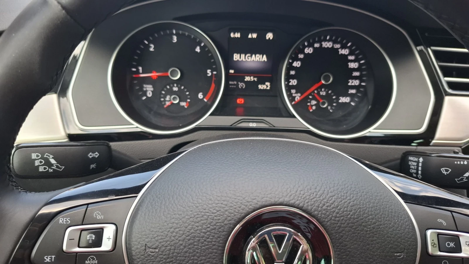 VW Passat 2.0 tdi highline , снимка 6 - Автомобили и джипове - 55619431