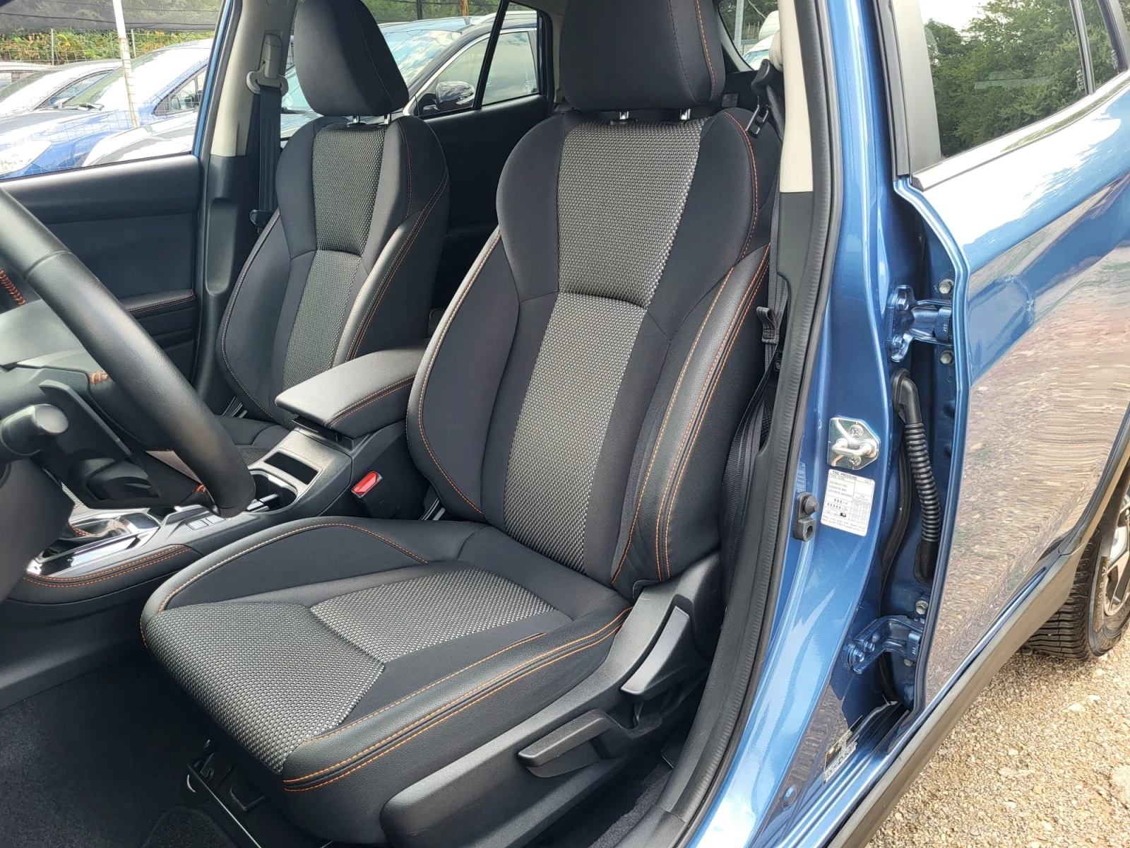 Subaru XV e-boxer в гаранция!, снимка 7 - Автомобили и джипове - 55842078