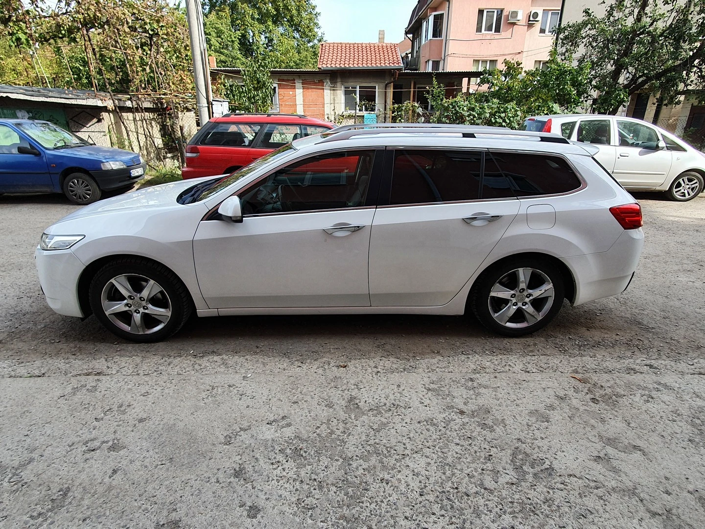 Honda Accord Executive Facelift 2.2 i-DTEC, снимка 2 - Автомобили и джипове - 56201777