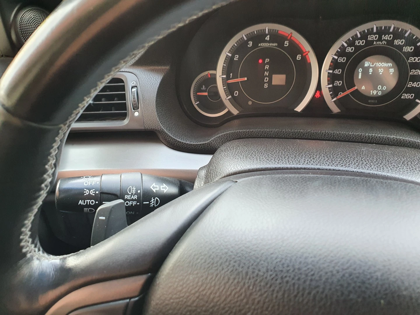 Honda Accord Executive Facelift 2.2 i-DTEC, снимка 15 - Автомобили и джипове - 56201777
