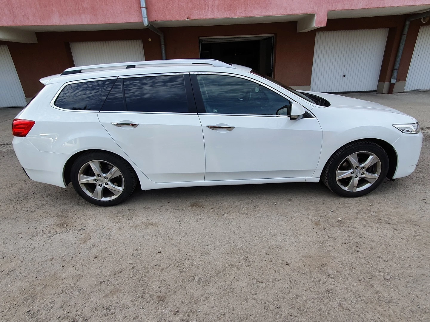 Honda Accord Executive Facelift 2.2 i-DTEC, снимка 3 - Автомобили и джипове - 56201777