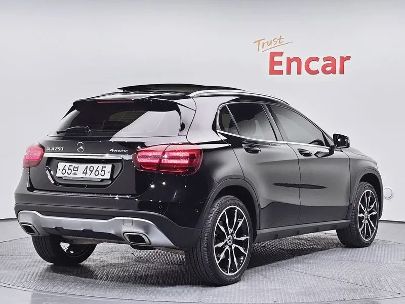 Mercedes-Benz GLA 250 4Matic, снимка 2 - Автомобили и джипове - 56020669