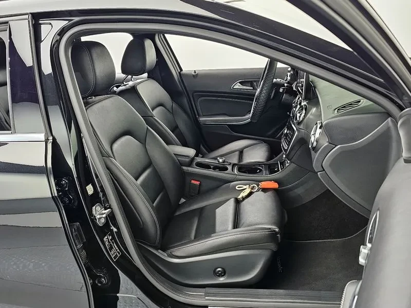Mercedes-Benz GLA 250 4Matic, снимка 12 - Автомобили и джипове - 56020669