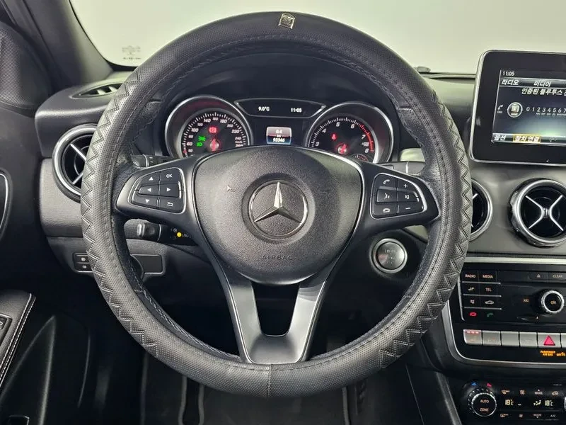 Mercedes-Benz GLA 250 4Matic, снимка 16 - Автомобили и джипове - 56020669
