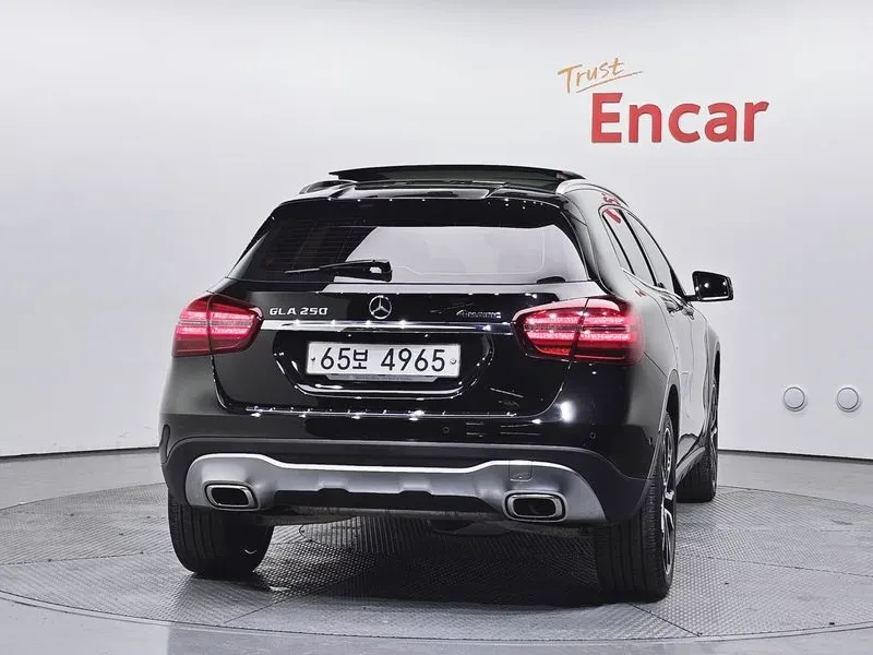 Mercedes-Benz GLA 250 4Matic, снимка 4 - Автомобили и джипове - 56020669