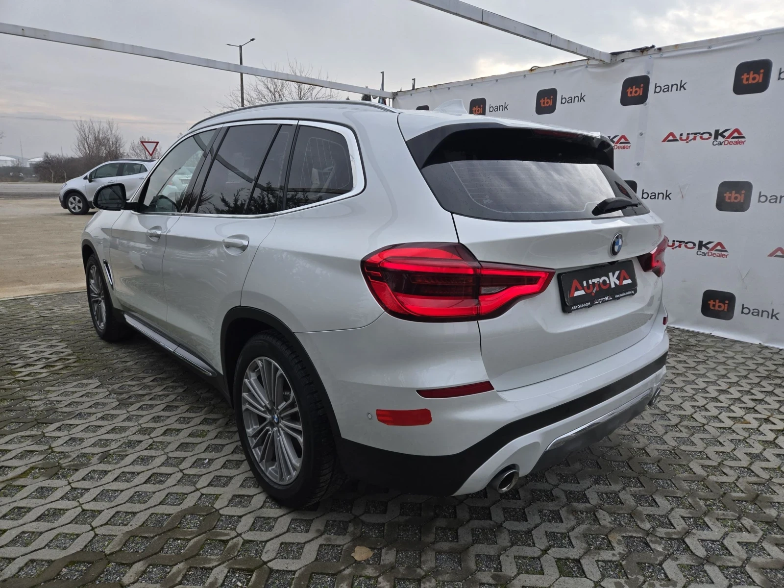 BMW X3 2.0i-184кс= 4X4= LUXURY LINE= PANO= KEYLESS= HISTO - изображение 5