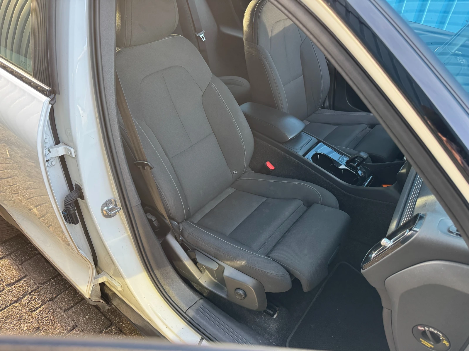 Volvo XC40 P6 Plus, снимка 8 - Автомобили и джипове - 54549472