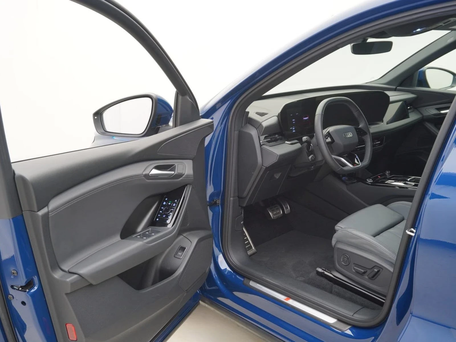Audi Q6 Quattro 2xS-Line DISTR Matrix 360 Winter Pack+ K-L, снимка 11 - Автомобили и джипове - 55715583