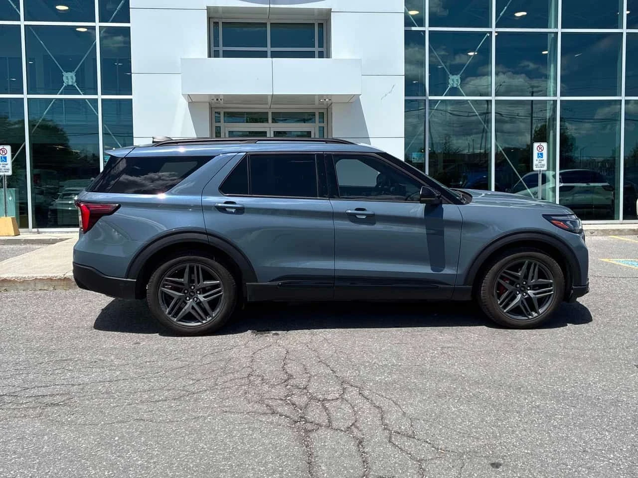 Ford Explorer * ST * АВТОКРЕДИТ БЕЗ ПЪРВОНАЧАЛНА ВНОСКА* , снимка 3 - Автомобили и джипове - 55078310