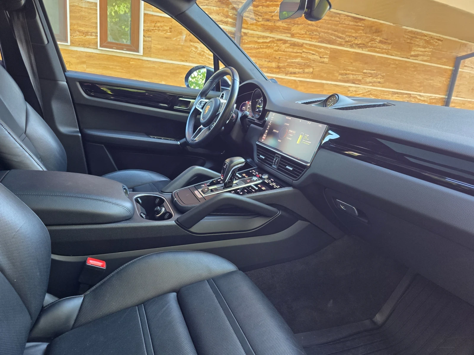 Porsche Cayenne E-Hybrid , снимка 9 - Автомобили и джипове - 55546310