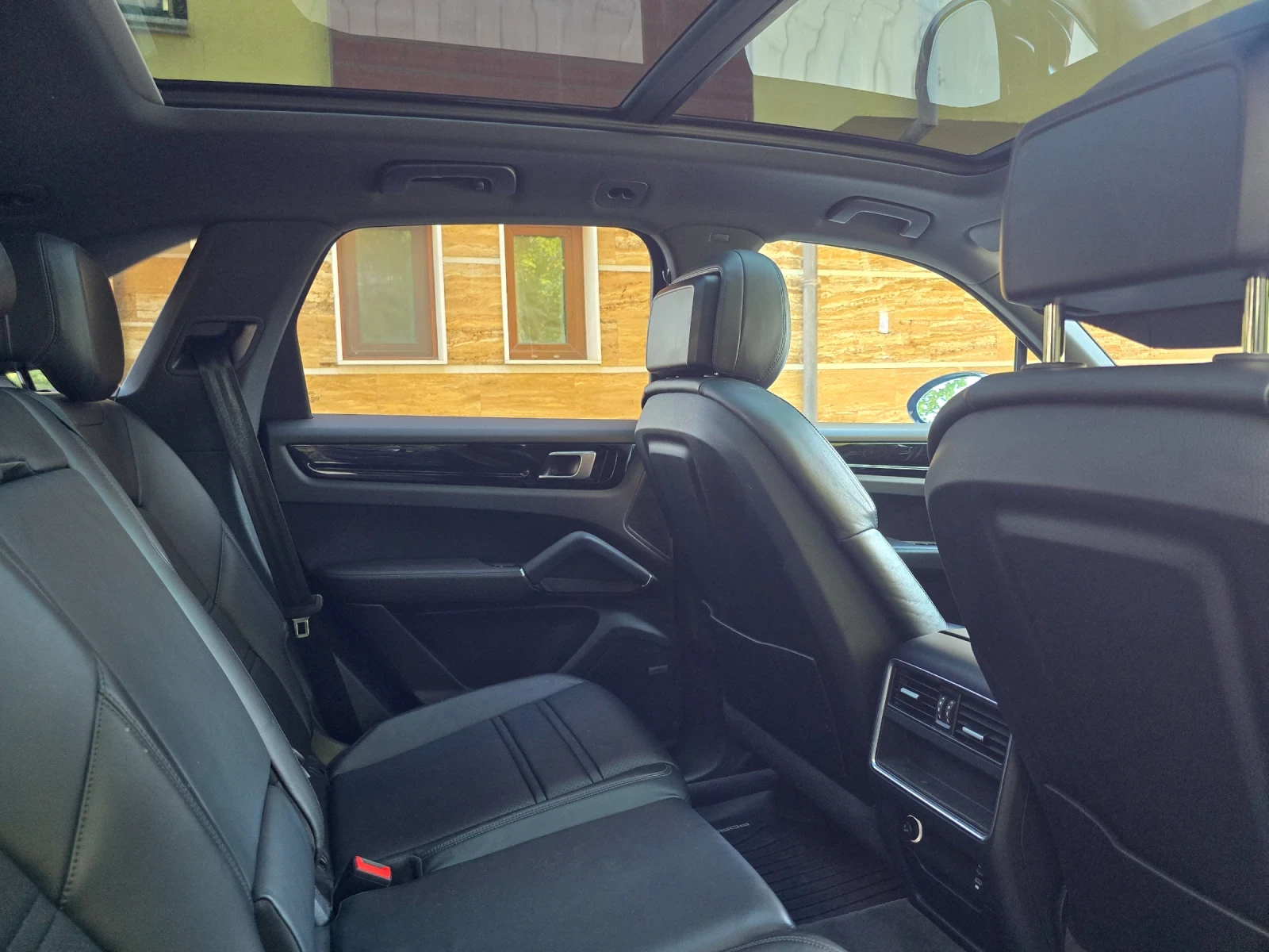 Porsche Cayenne E-Hybrid , снимка 11 - Автомобили и джипове - 55546310