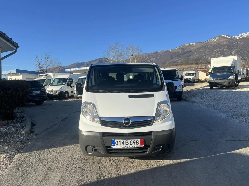 Opel Vivaro 9местен, снимка 2 - Бусове и автобуси - 48601852