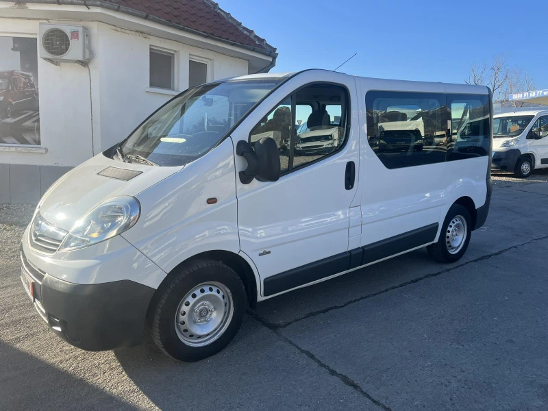 Opel Vivaro 9местен, снимка 3 - Бусове и автобуси - 48601852