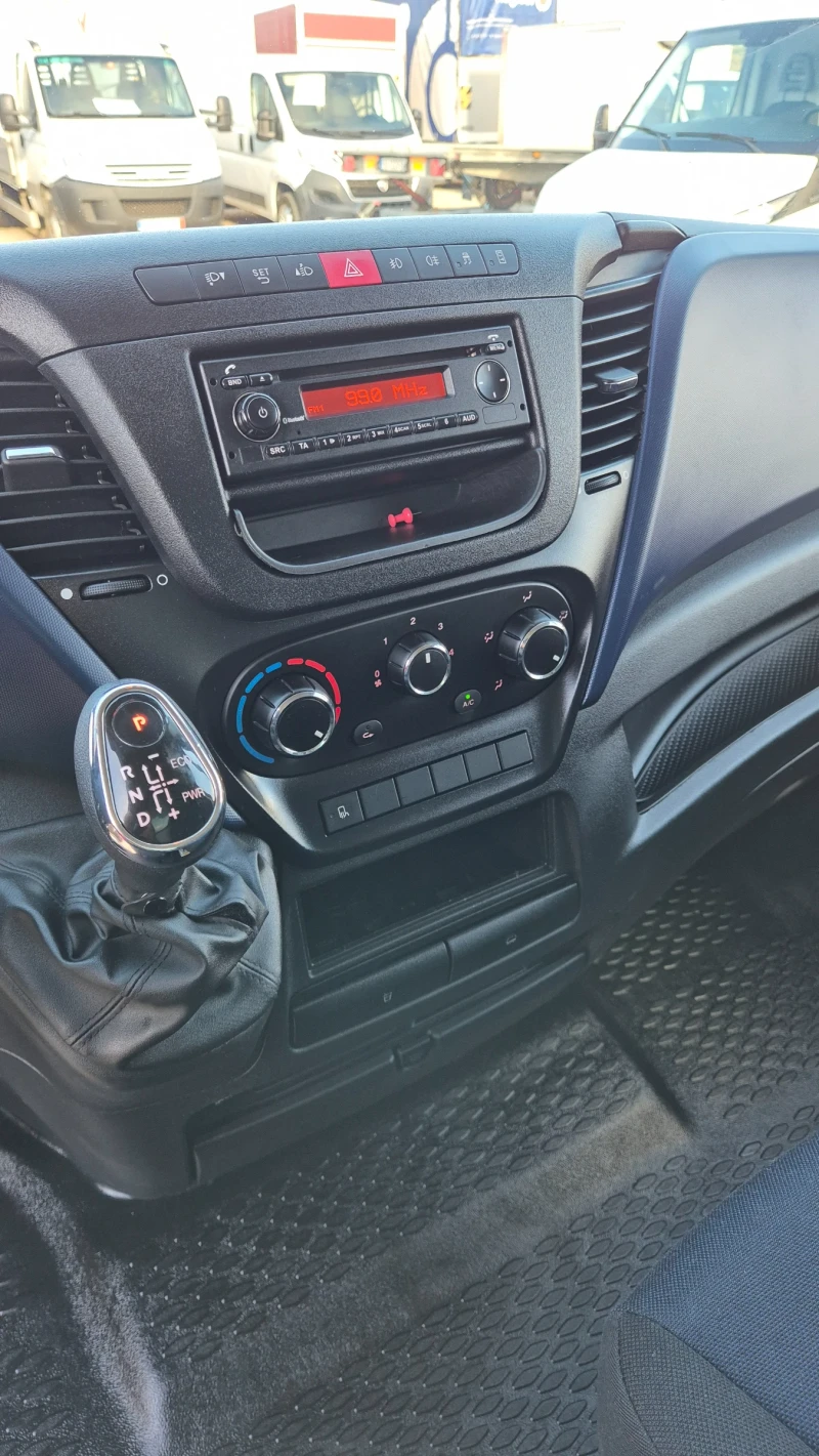 Iveco Daily 35c21* 4.30метра* HI-MATIC* КЛИМАТИК* ШВЕЙЦАРИЯ* , снимка 13 - Бусове и автобуси - 52201996