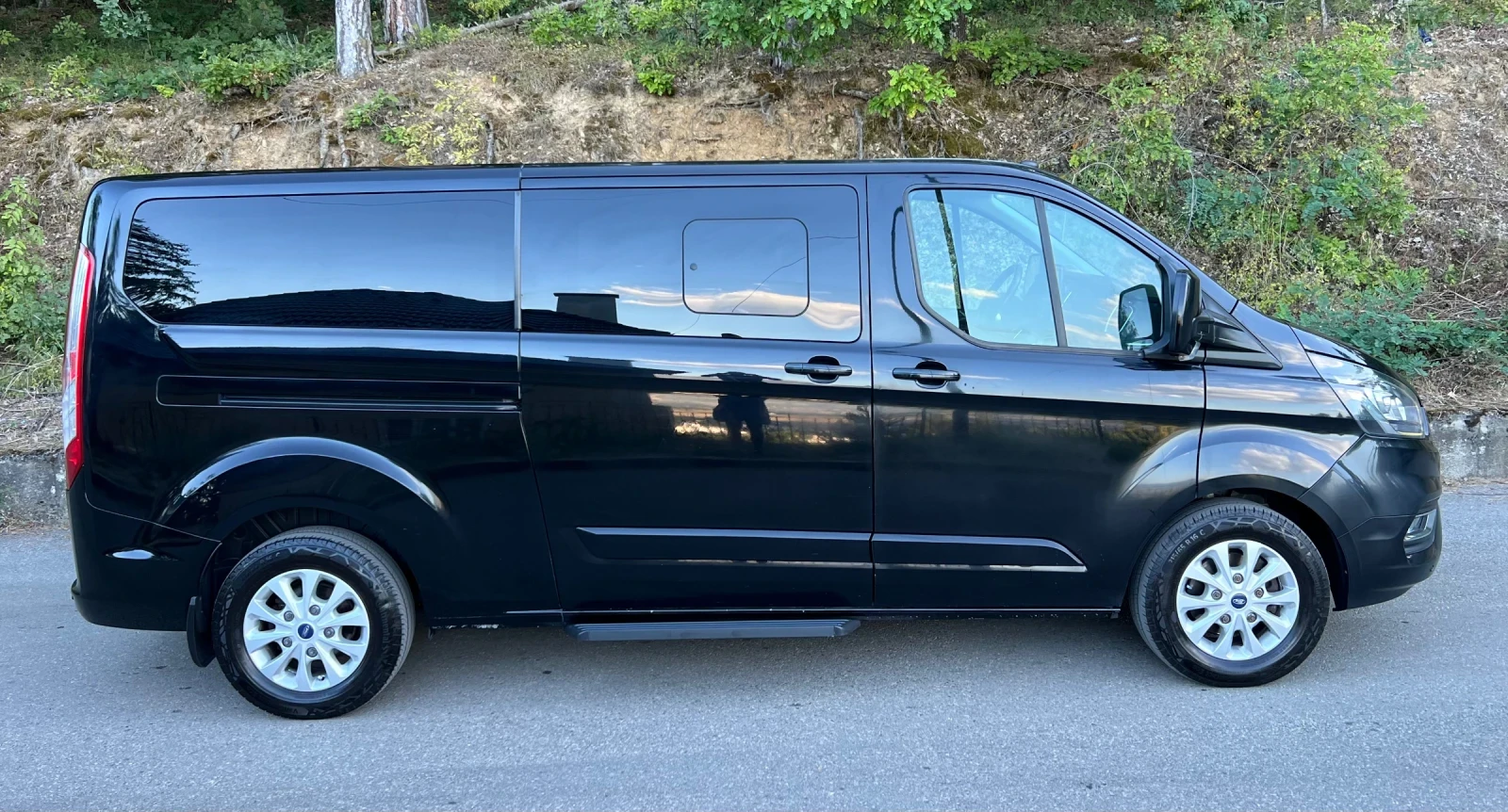 Ford Tourneo Titanium Автоматик L2 9местен, снимка 5 - Бусове и автобуси - 55730221