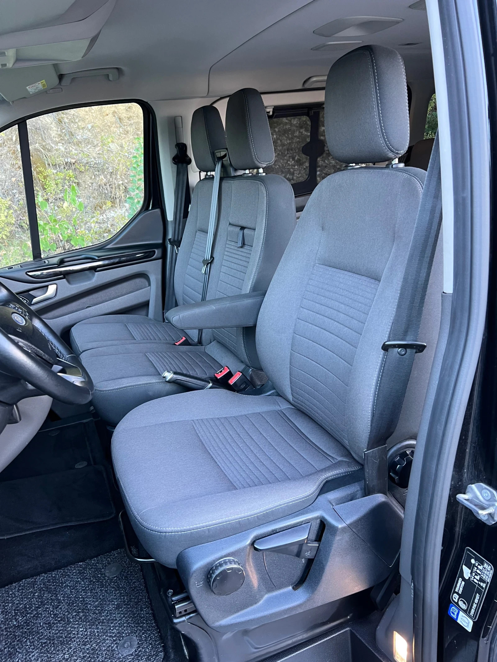 Ford Tourneo Titanium Автоматик L2 9местен, снимка 11 - Бусове и автобуси - 55730221