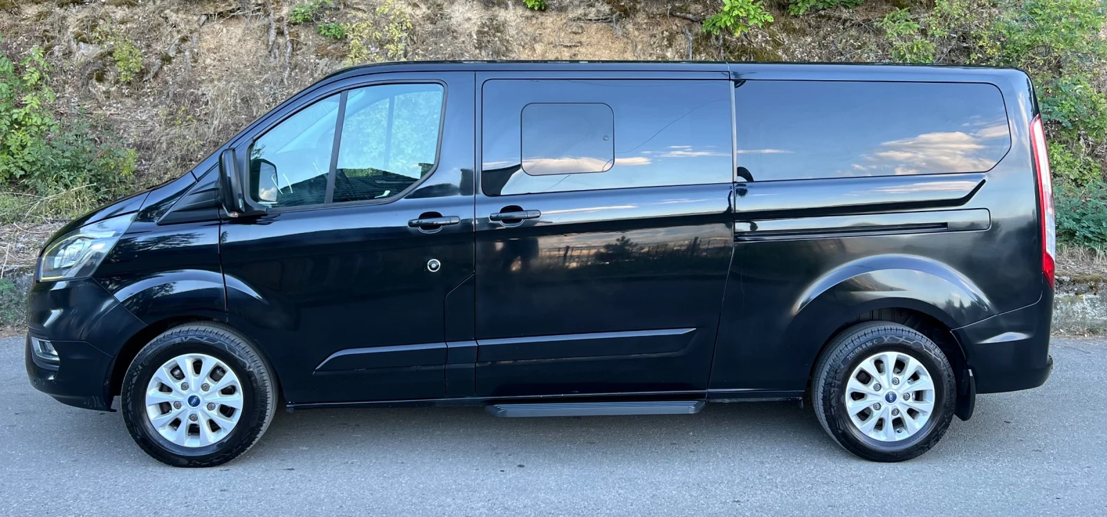Ford Tourneo Titanium Автоматик L2 9местен, снимка 4 - Бусове и автобуси - 55730221