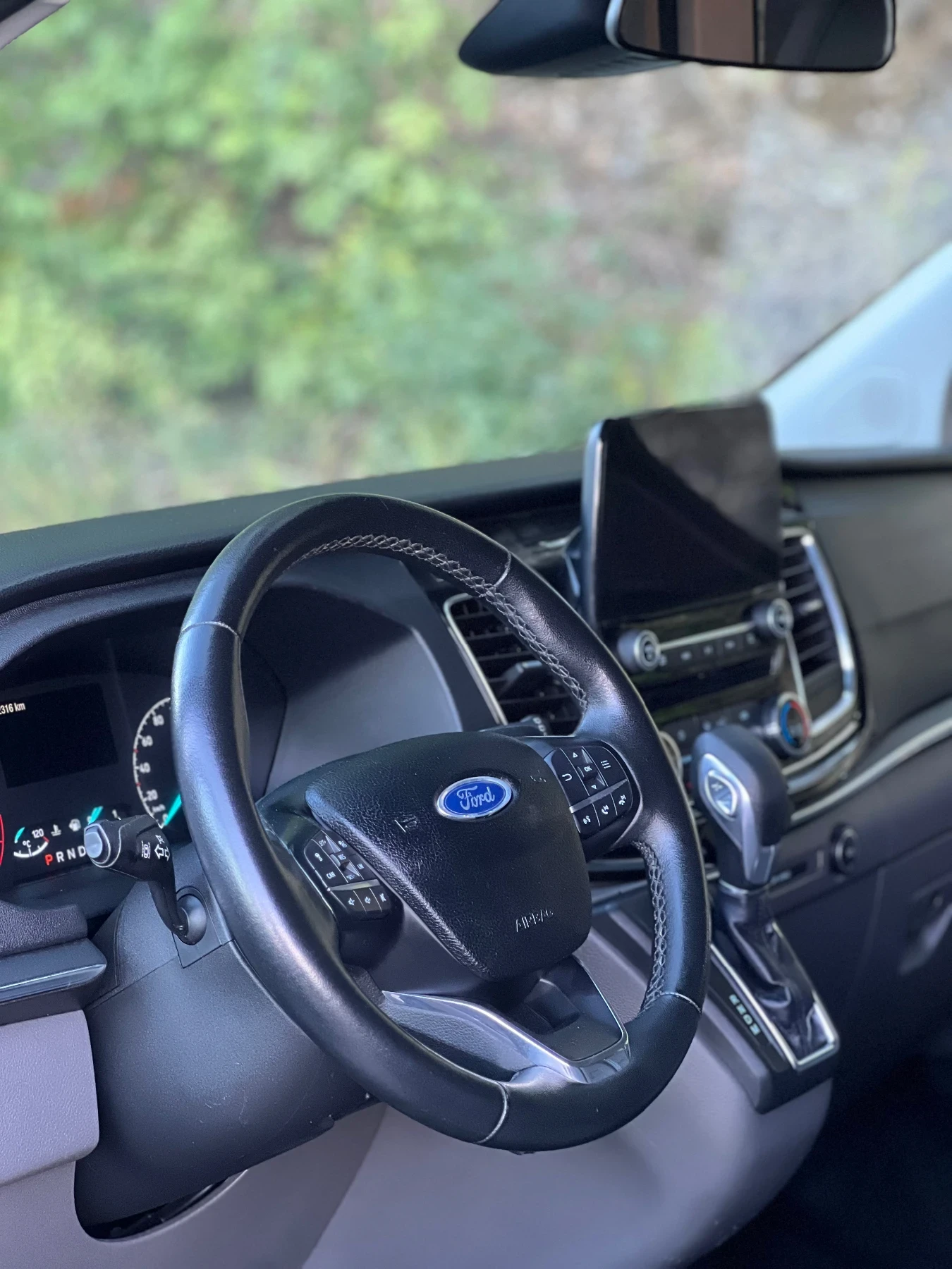 Ford Tourneo Titanium Автоматик L2 9местен, снимка 9 - Бусове и автобуси - 55730221