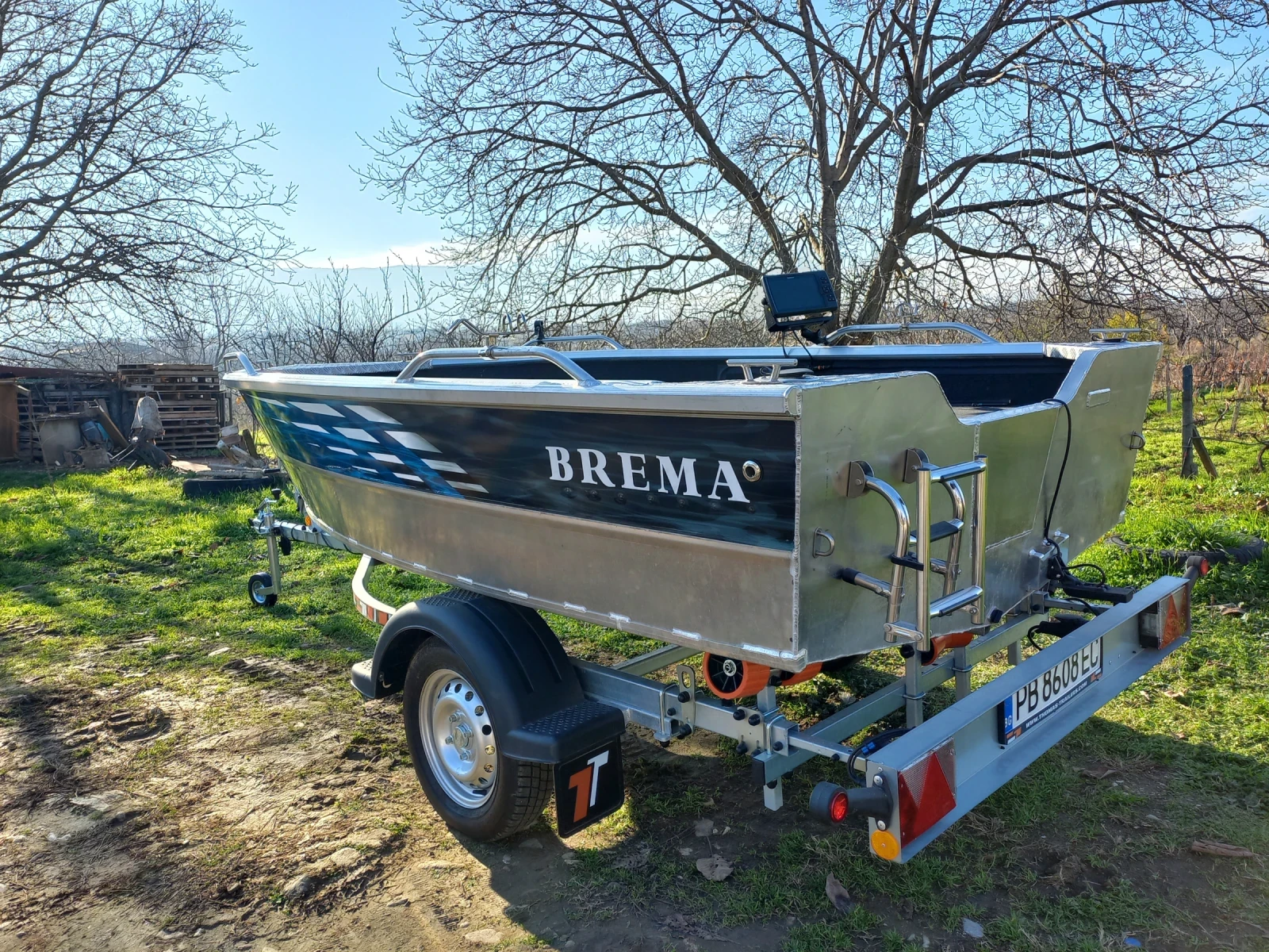 Лодка Bavaria BREMA 370V , снимка 6 - Воден транспорт - 54818153