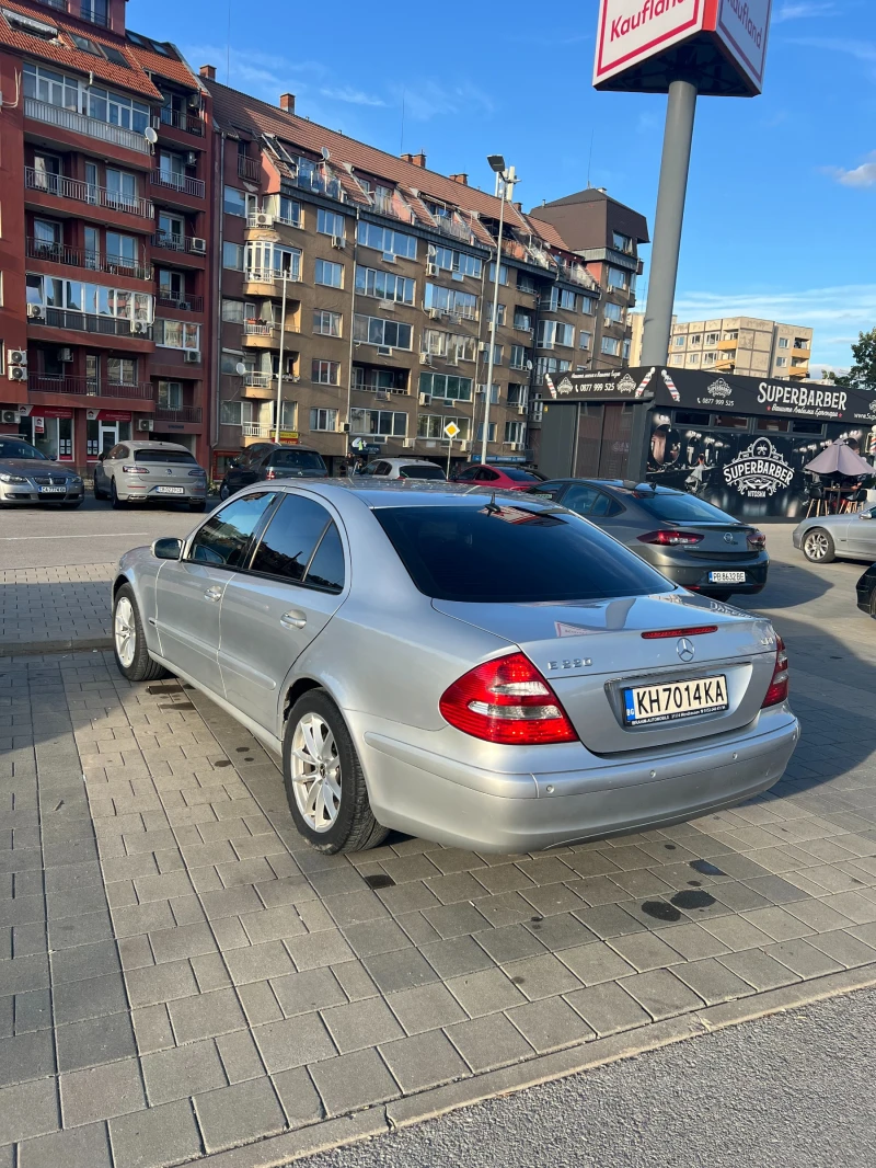 Mercedes-Benz E 220 CDI, снимка 2 - Автомобили и джипове - 47538103