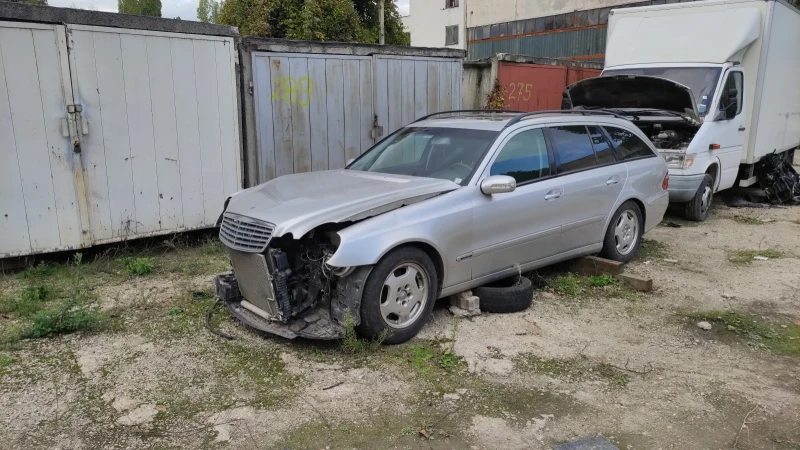 Mercedes-Benz E 270, снимка 7 - Автомобили и джипове - 47608430