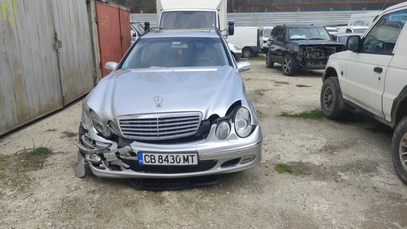 Mercedes-Benz E 270, снимка 3 - Автомобили и джипове - 47608430