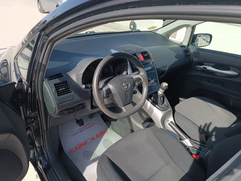 Toyota Auris 2, 0 d, снимка 13 - Автомобили и джипове - 47783268