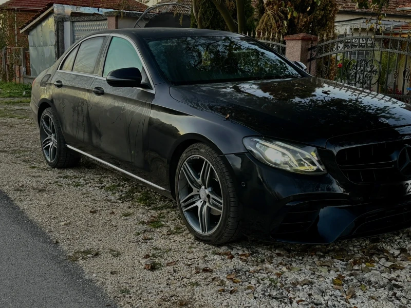 Mercedes-Benz E 220 Amg//digital//9g, снимка 3 - Автомобили и джипове - 47963239