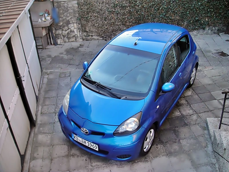 Toyota Aygo 1.0ГЕРМАНИЯ, снимка 8 - Автомобили и джипове - 48613356