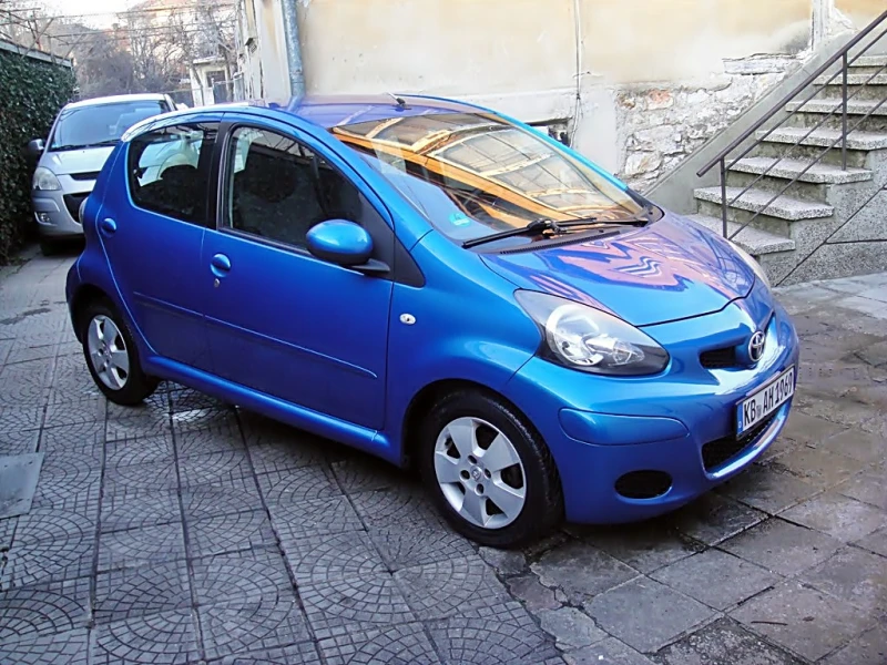 Toyota Aygo 1.0ГЕРМАНИЯ, снимка 2 - Автомобили и джипове - 48613356