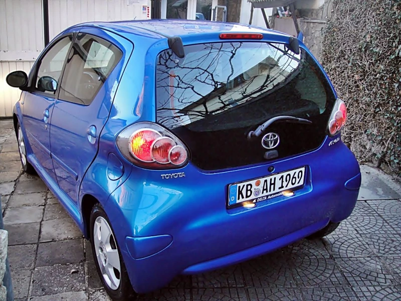 Toyota Aygo 1.0ГЕРМАНИЯ, снимка 5 - Автомобили и джипове - 48613356