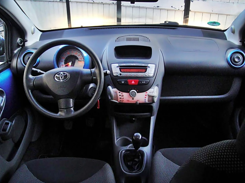 Toyota Aygo 1.0ГЕРМАНИЯ, снимка 15 - Автомобили и джипове - 48613356