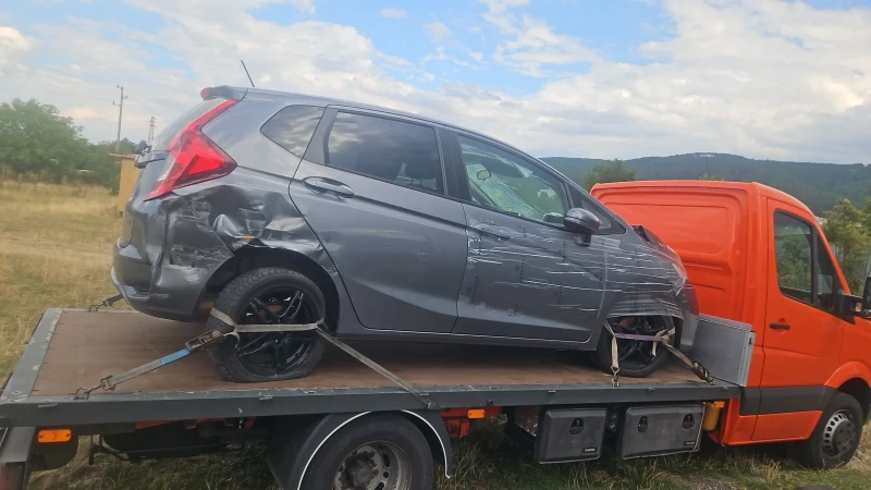 Honda Jazz 1.4i, снимка 10 - Автомобили и джипове - 51489029