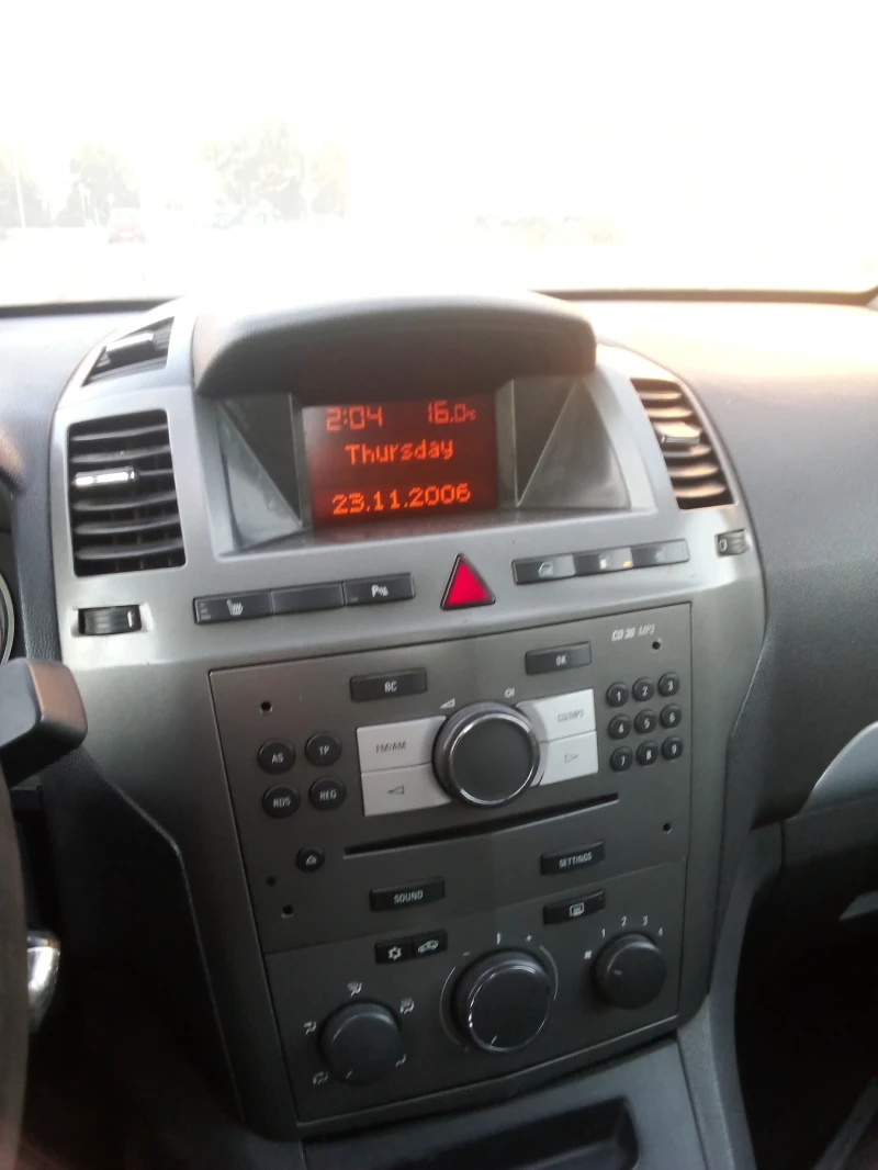 Opel Zafira 1.6, снимка 9 - Автомобили и джипове - 52250102