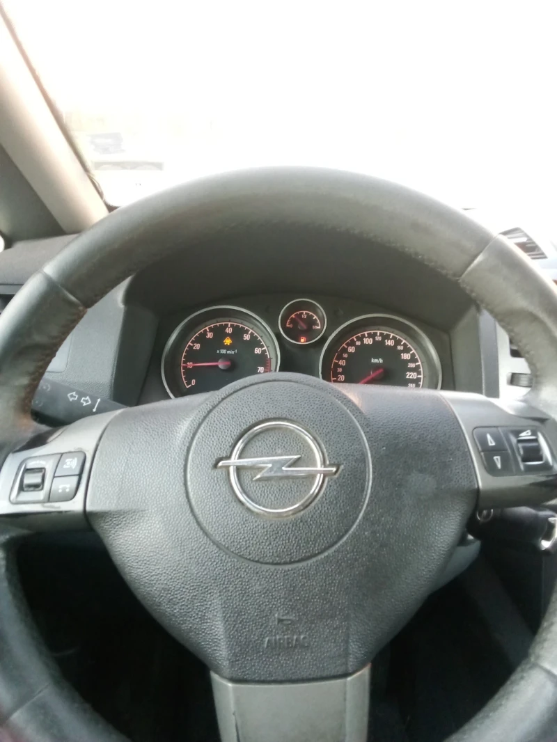 Opel Zafira 1.6, снимка 7 - Автомобили и джипове - 52250102