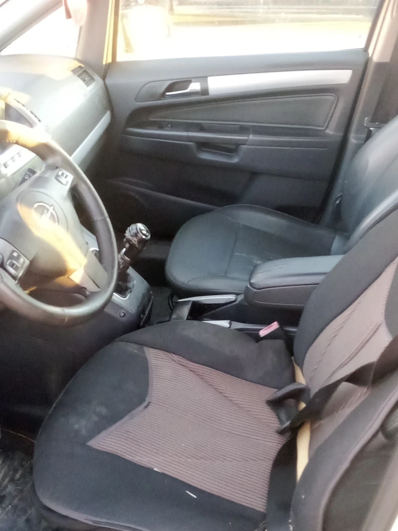Opel Zafira 1.6, снимка 5 - Автомобили и джипове - 52250102