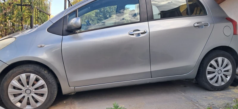 Toyota Yaris, снимка 5 - Автомобили и джипове - 52448670