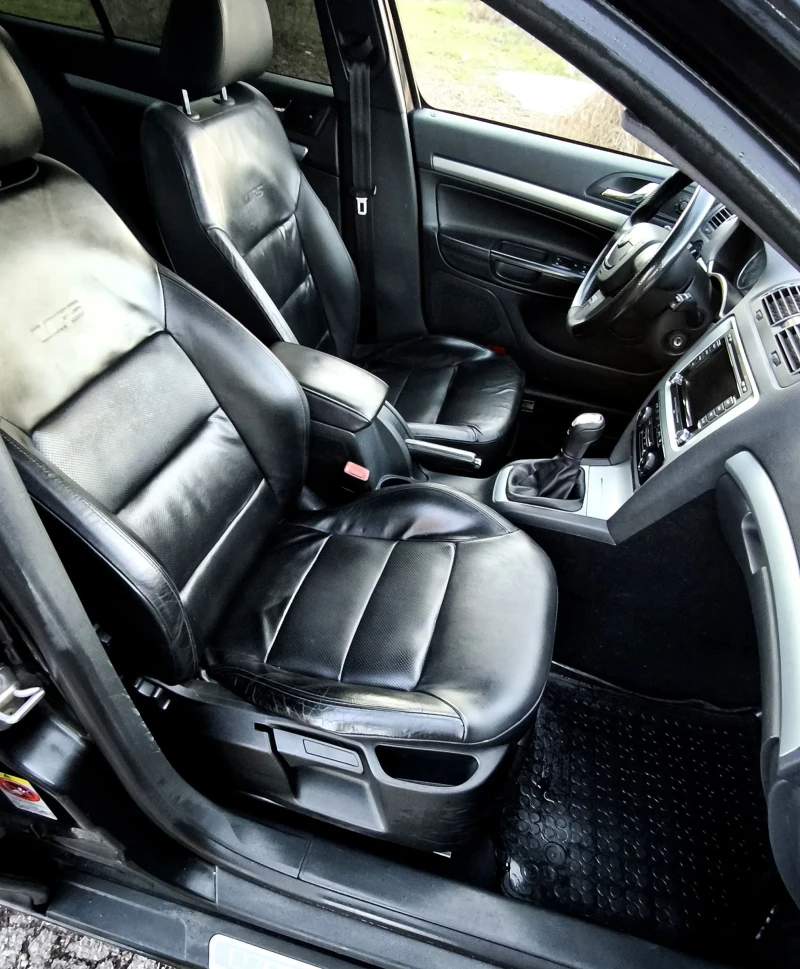 Skoda Octavia 2.0t VRS, снимка 10 - Автомобили и джипове - 53133704