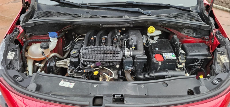 Peugeot 2008 VTI Active ! 123600km Безупречен, снимка 16 - Автомобили и джипове - 53298108