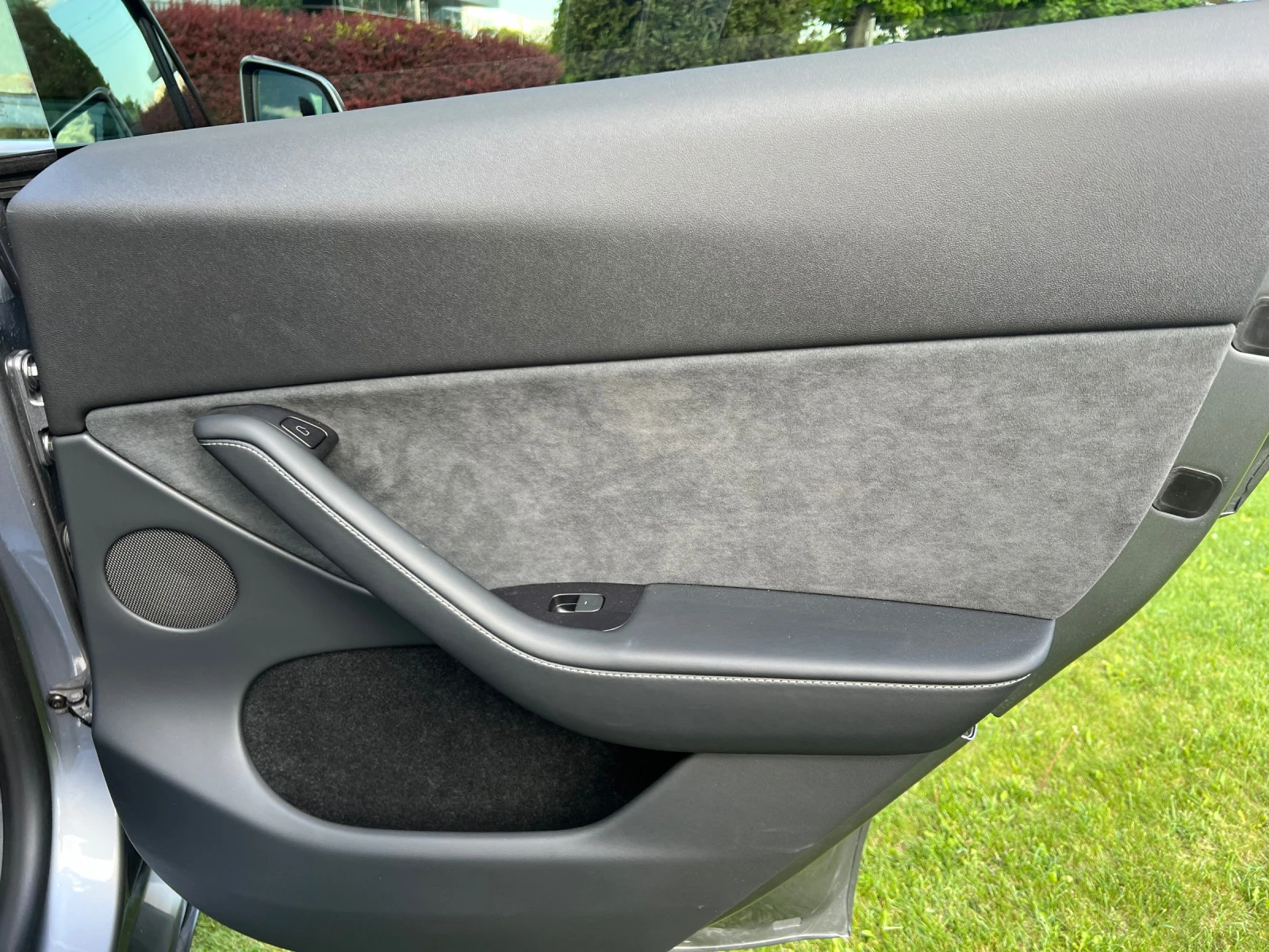 Tesla Model Y Long range 4x4  | Mobile.bg   12